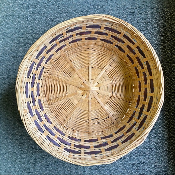 Vintage Two-tone Split Wicker Round Basket - Picture 2 of 7